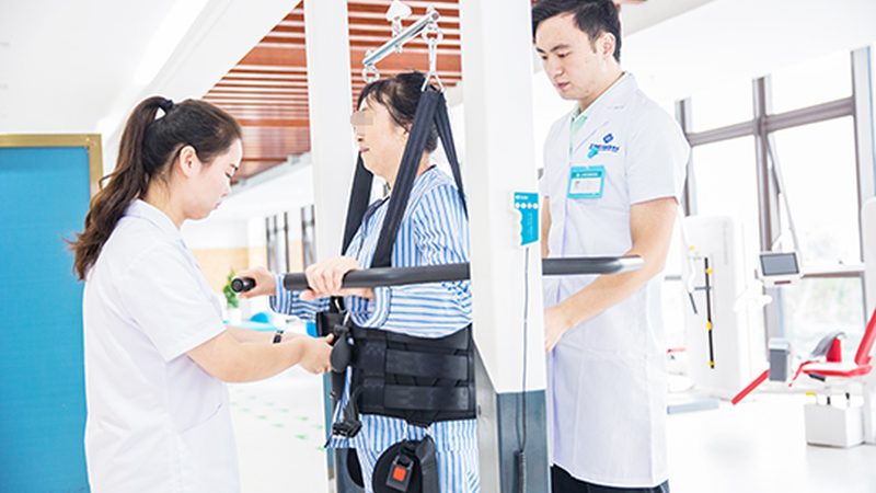 社区智慧养老服务中心与普通养老院的差异解析