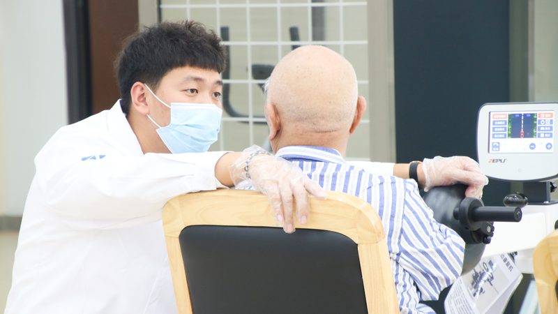 准备材料：申请人需准备以下材料：