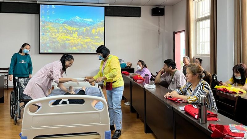 养老护理员薪资探析：成都地区的薪资现状**