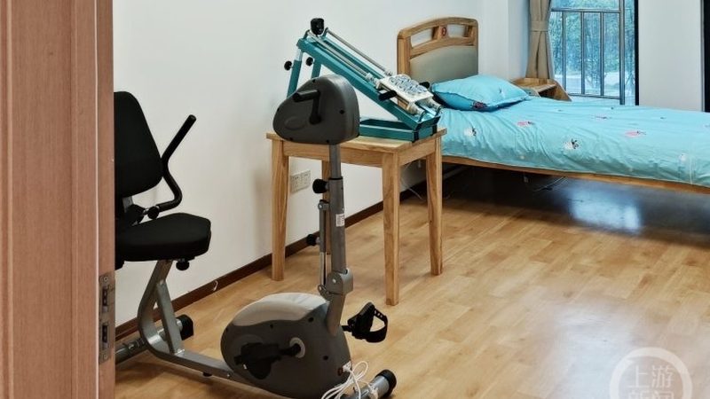 失能老人护理院对比养老院